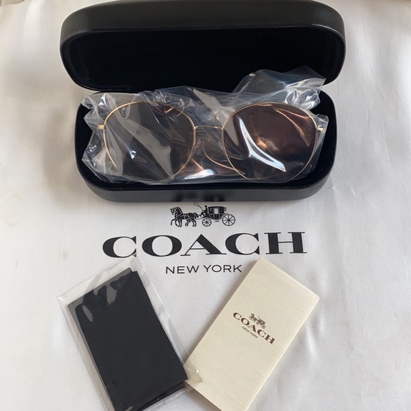 Coach Lia Round Sunglasses - Picture 10 of 14